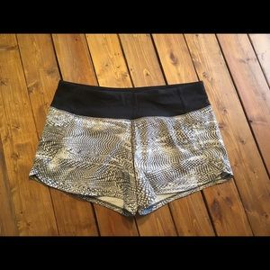 Lululemon run times shorts, size 6